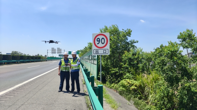 7月４日　阜陽(yáng)處南照保暢分中心無(wú)人機(jī)巡查轄段橋涵 (1).jpg